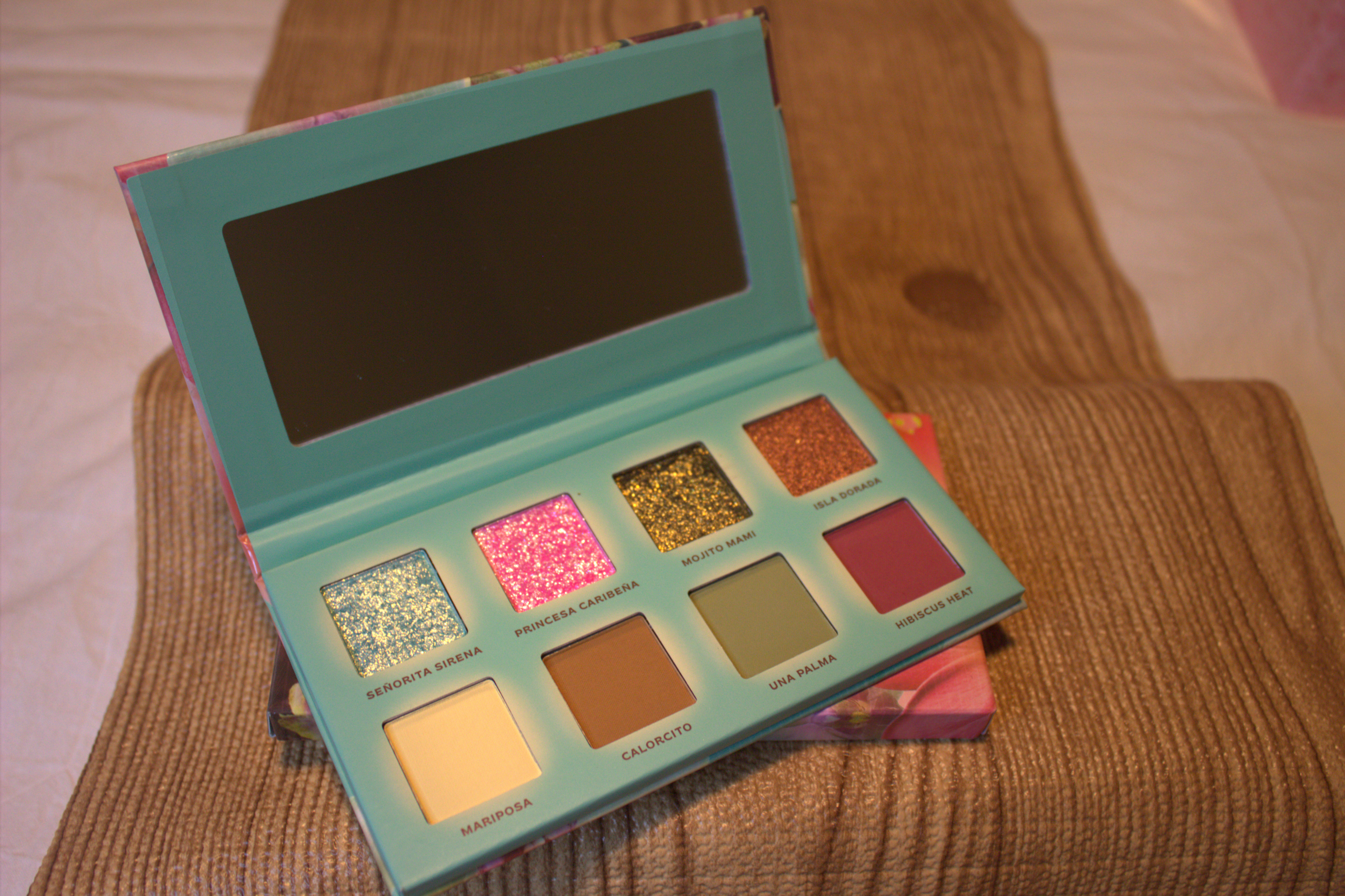 Alamar Cosmetics princesa del caribe pressed pigment palette